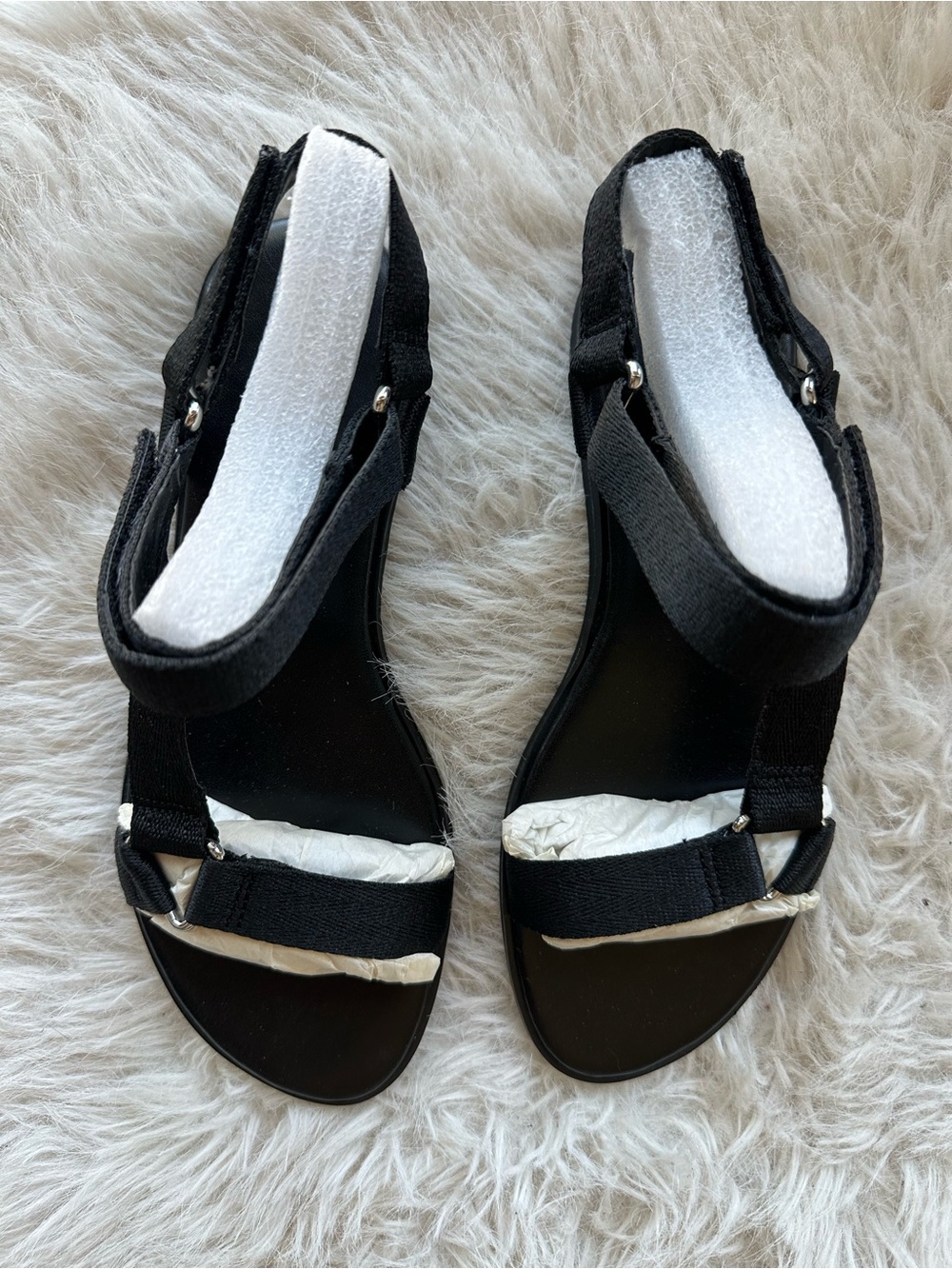 Black Women's Adjustable Strappy Sandals 5.5  new in the box - Picture 5 of 16